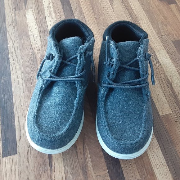 NWOT Max + Jake Colton Sneaker Gray Felt Fabric uppers - Picture 2 of 11